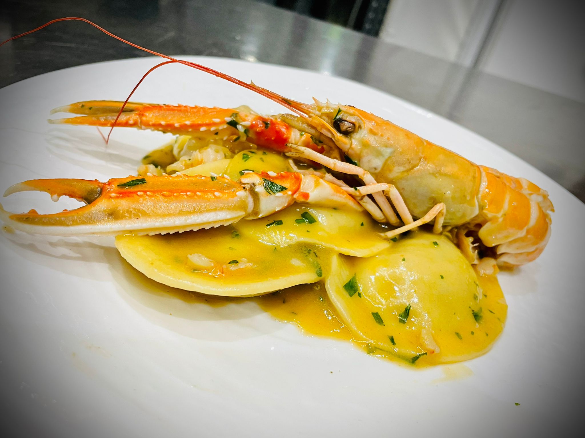 Quadrotti di cernia con Crema di Patate e Scampi